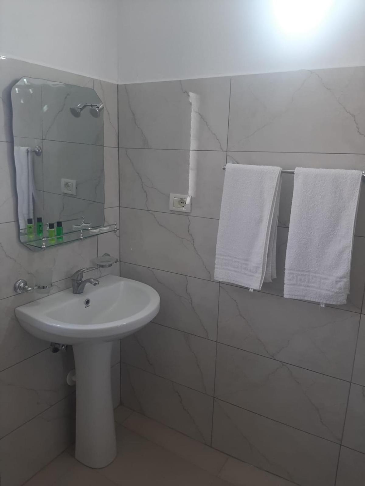 Vangert Apartment Berat Buitenkant foto