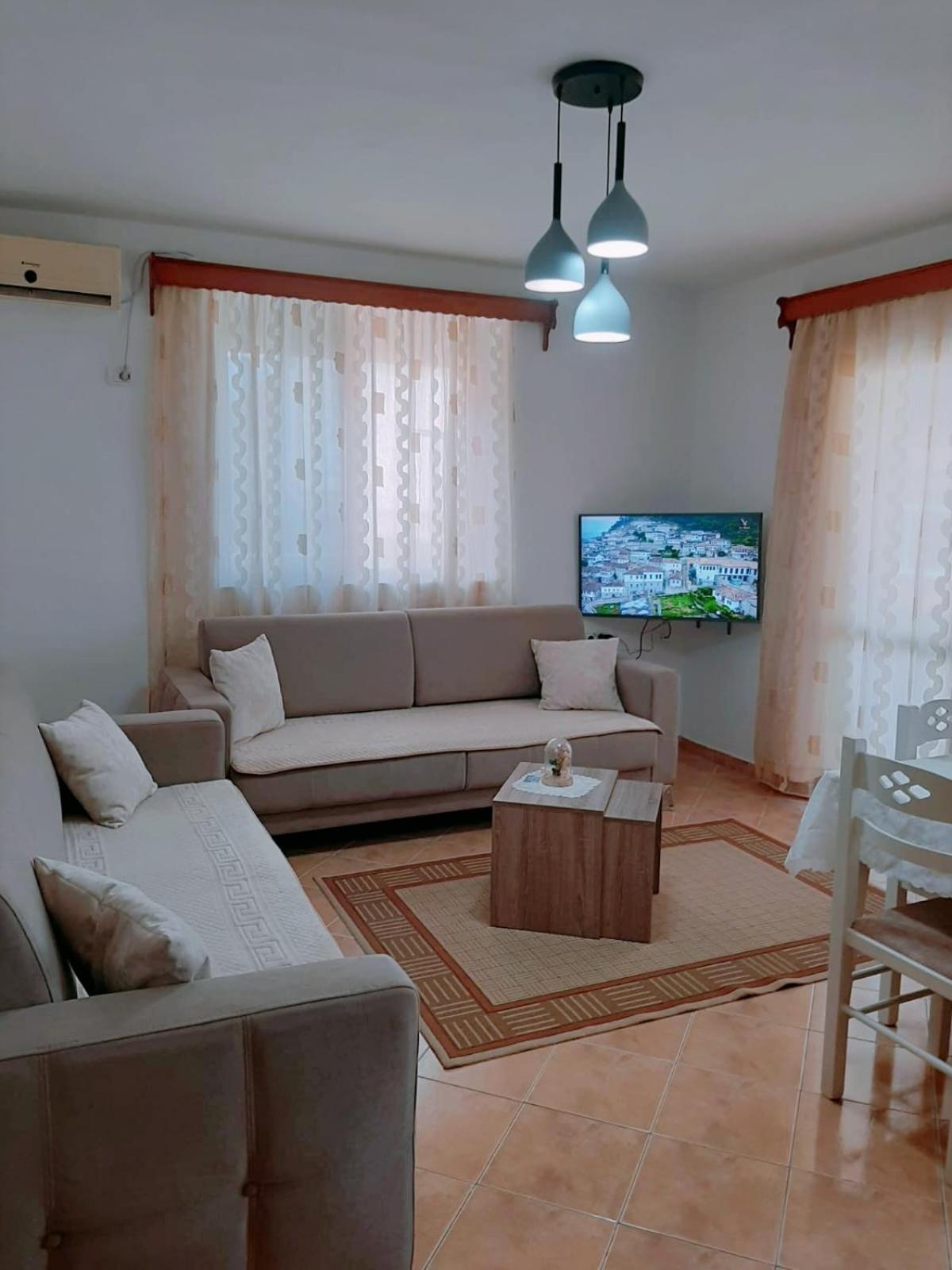 Vangert Apartment Berat Buitenkant foto