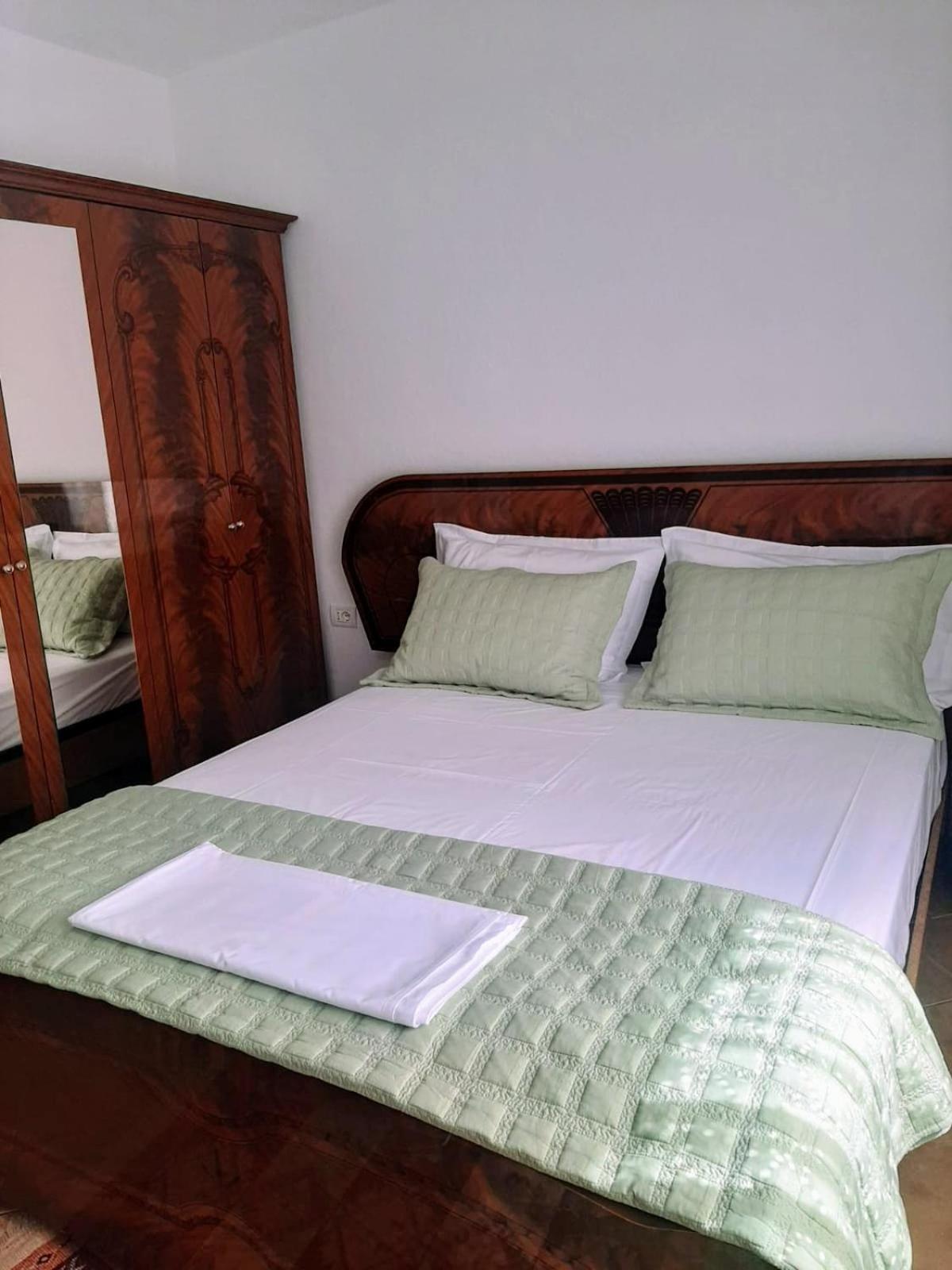Vangert Apartment Berat Buitenkant foto